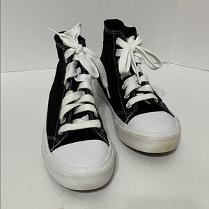 No Boundaries Classic Black and White Sneakers